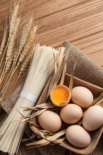 鸡蛋挂面面粉食材厨房中国清晰拍摄