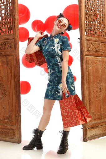 快乐女人新年购物购物袋图片