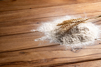 面粉和麦穗