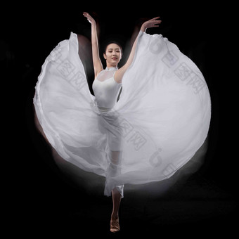 青年芭蕾舞女人迷人创意写实摄影图