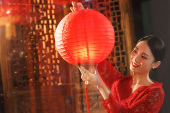 年轻女人灯笼中国古典式中国文化