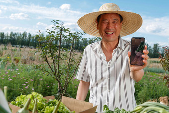 农民在线直播销售农产品讲解高清摄影
