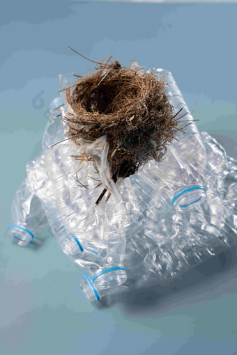 鸟巢干草草可回收物品清晰摄影图