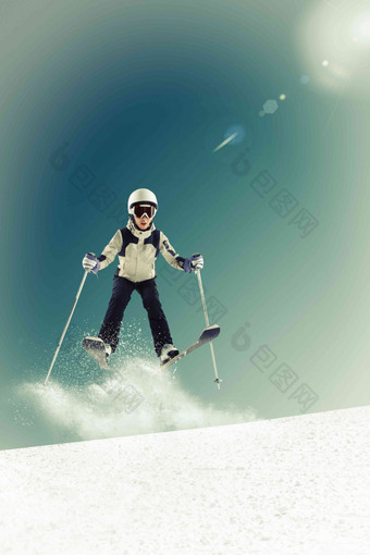 滑雪的青年女人滑雪镜高清拍摄