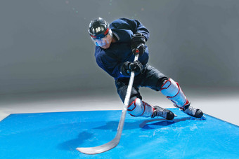 冰球运动员动员东方人竞技姿势清晰图片