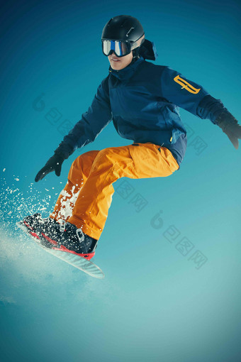 滑雪男人成年人体育周末活动清晰相片