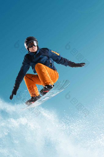 滑雪男人体育度假