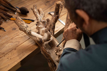 工匠木雕手工艺品职业氛围影相