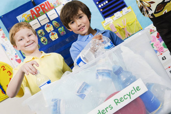 小学学生回收容器
