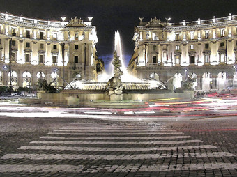 罗马广场的共和国晚上