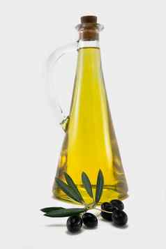 分支橄榄瓶橄榄石油孤立的白色