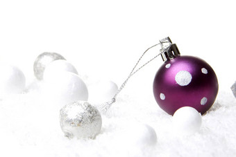 圣诞节点缀紫罗兰色的白色