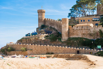海滩中世纪的城堡托萨三月西班牙