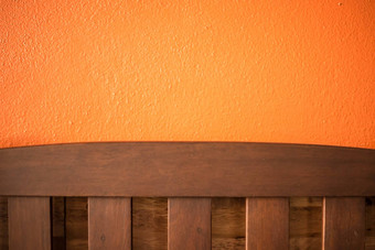 <strong>靠背椅子</strong>橙色背景咖啡馆