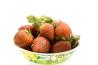 新鲜的红色的草莓碗