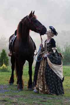 女人衣服皇家巴洛克式的骑