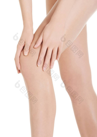 女人的光滑的膝盖宠爱水疗中心概念