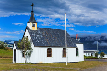 典型的农村冰岛教堂