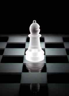 主教国际象棋一块黑色的背景