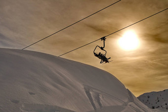 滑雪电梯轮廓