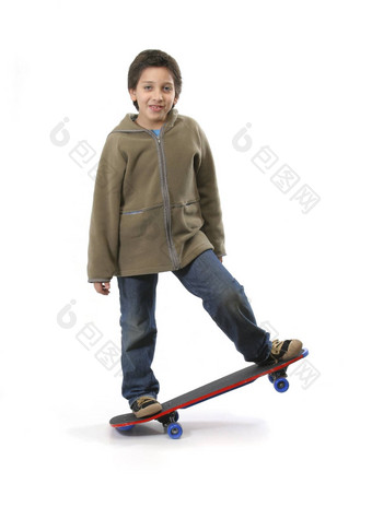 很酷的溜冰者男孩