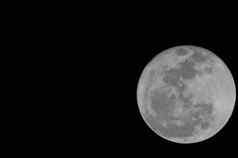 偏偏完整的迷你月亮