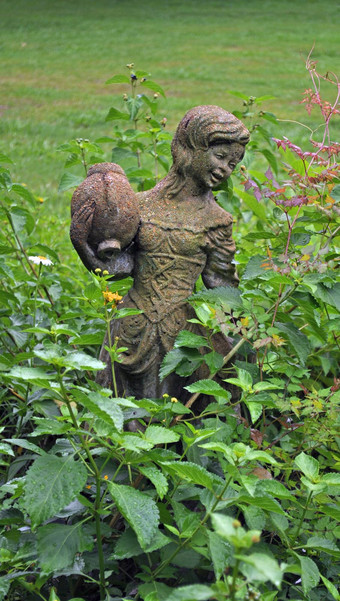 女孩雕像花园