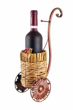 瓶红色的酒有轮子的篮子