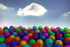 色彩鲜艳的气球天空背景