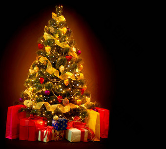 圣诞节树礼物孤立的黑色的背景