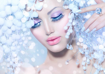 冬天女人美丽的时尚模型雪发型
