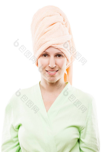 美年轻的微笑女人浴袍卷水疗中心毛巾