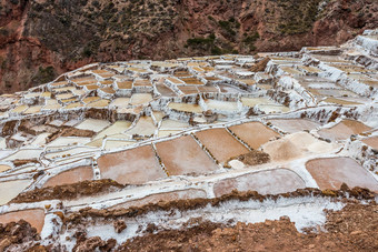 马拉斯盐矿山秘鲁安第斯山脉库斯科秘鲁