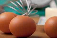 鸡蛋打蛋器木表格