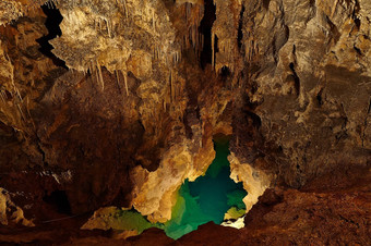 石灰石洞穴