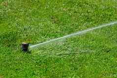 灌溉系统扔水滴