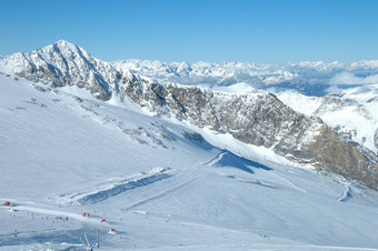 滑雪山坡上hintertux冰川