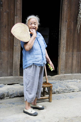 上了年纪的中国人夫人daxu