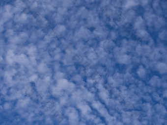 蓝色的天空白色云纹理背景