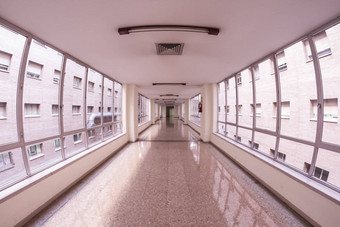 白色医院走廊清洁卫生空间