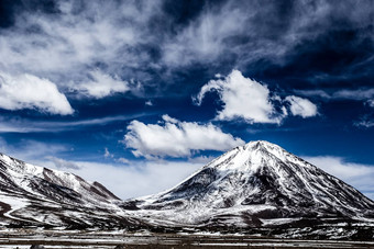 沙漠山蓝色的天空白色云Altiplano<strong>玻利维亚</strong>