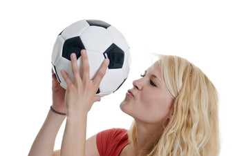 女人接吻足球球