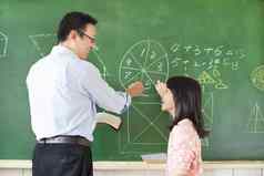 老师教学生解决数学问题