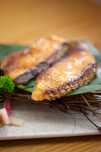 日本风格铁板烧烤鳕鱼鱼