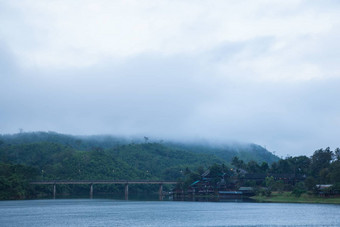 河天空山