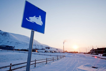 雪<strong>地标</strong>志斯瓦尔巴特群岛