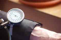 血压计指示低血压力指示血压力