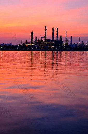 日出场景石油炼油厂