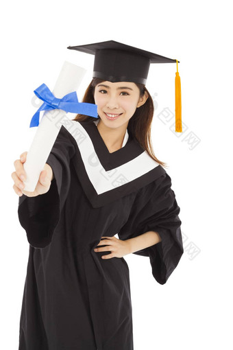 年轻的女人大学研究生穿帽礼服持有理科硕士