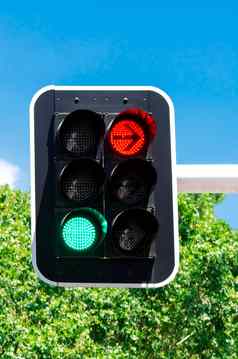红色的绿色交通灯